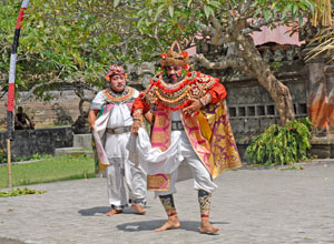 Bali Dance Pemaksan Barong Dengjalan