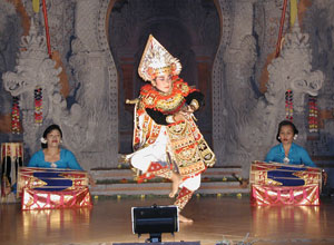 Bali Dance Kiduling Swari1