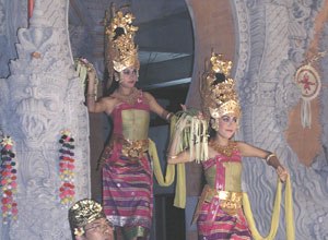 Bali Dance Nritta Dewi1