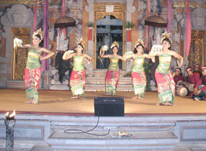 Bali Dance Sekaa Gong Karyasa2
