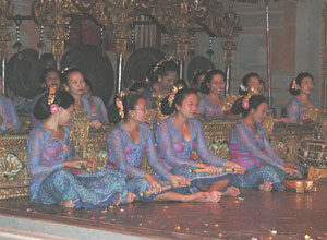 Bali Dance Sekaa Gong Wanita Mekar Sari1