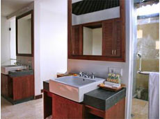 Nusa Suite 2 Bathroom