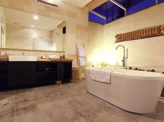 Nakula Villa Bathroom