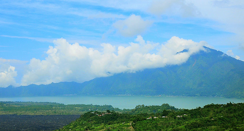 バリ島随一の景勝地キンタマーニ高原